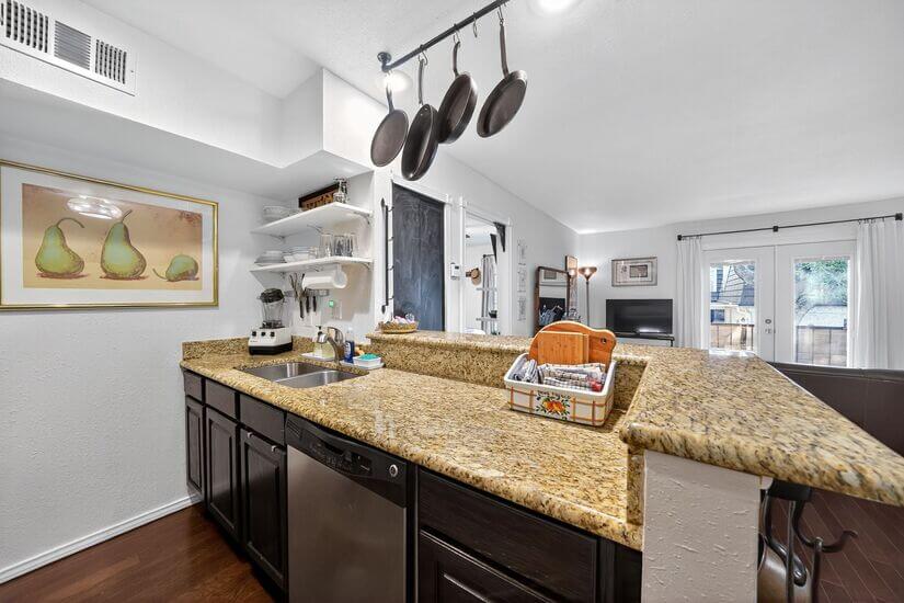 Furnished with Pool in Alamo Heights