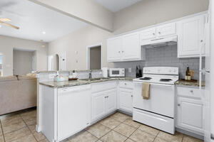 Walk to AM and Northgate King Beds Patio