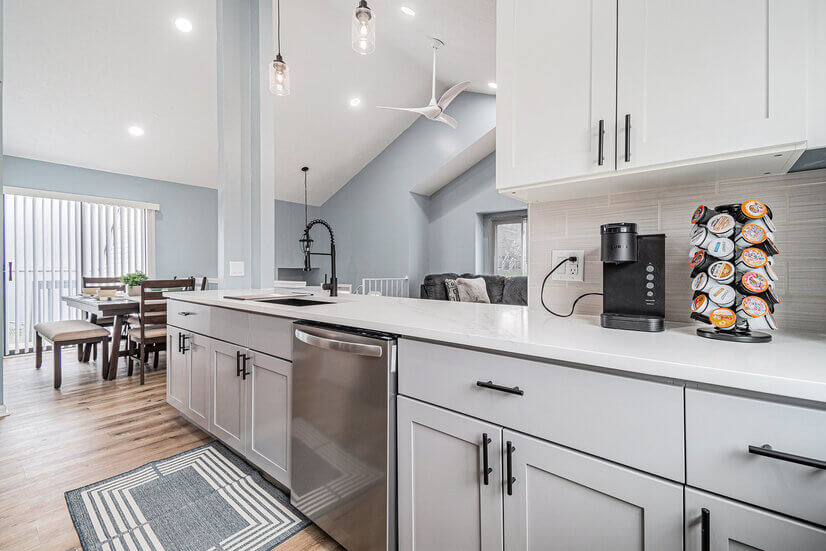 Modern 4BR in Prime Location