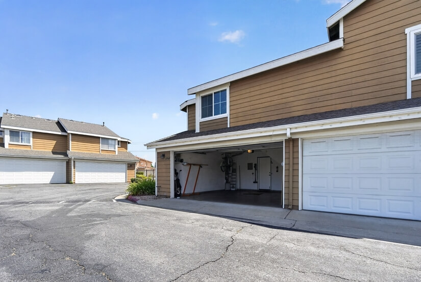 Furnished Townhome in Commerce CA