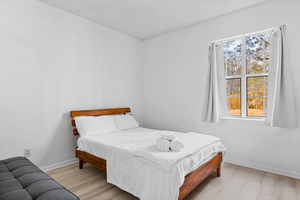 Bright Clean Modern 2BR UNCW Beach