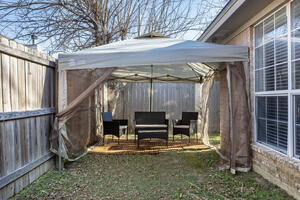 Walk to AM and Northgate King Beds Patio