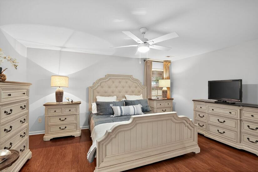 Master Bedroom -  King Bed