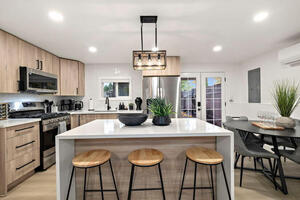 Luxury 6BR Home in Downtown Lynnwood
