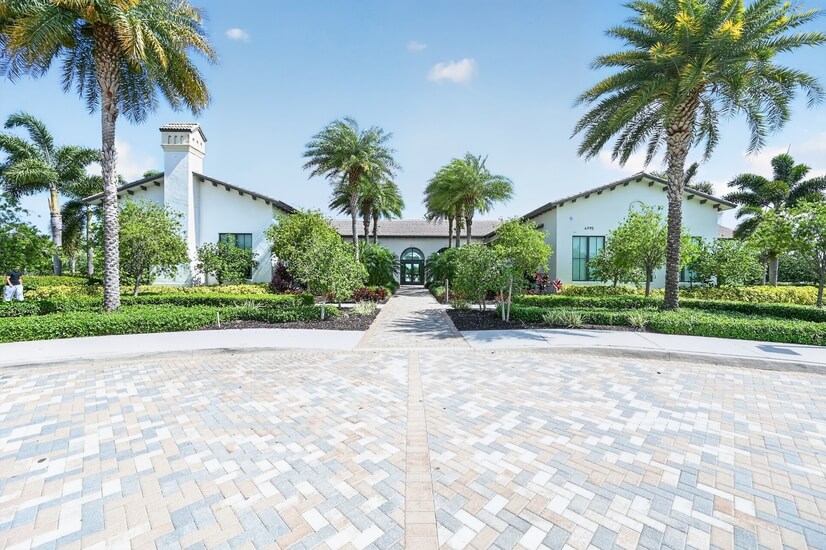 Resort Living Furnished 4bd in Ave Maria