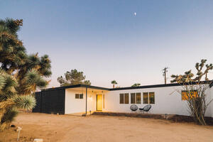 Come enjoy this mid-century modern home