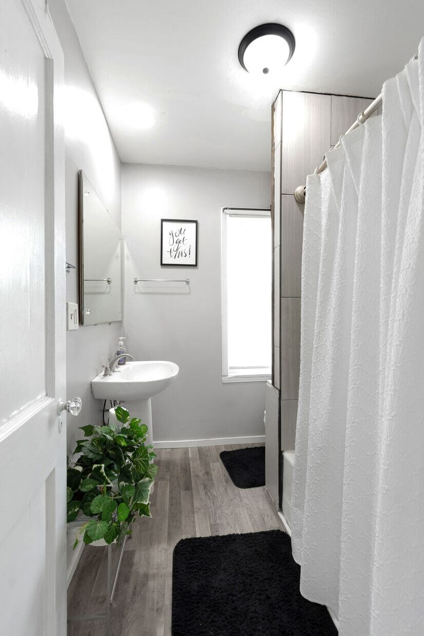 Midtown Beauty, Blackstone Neighborhood