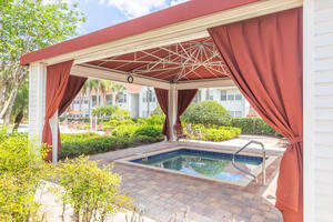 Contemporary Condo With Great Amenities