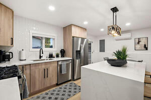 Luxury 6BR Home in Downtown Lynnwood