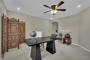 Home Office with ultra-quick WiFi.