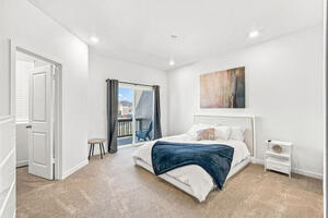 Master Bedroom (queen) with deck