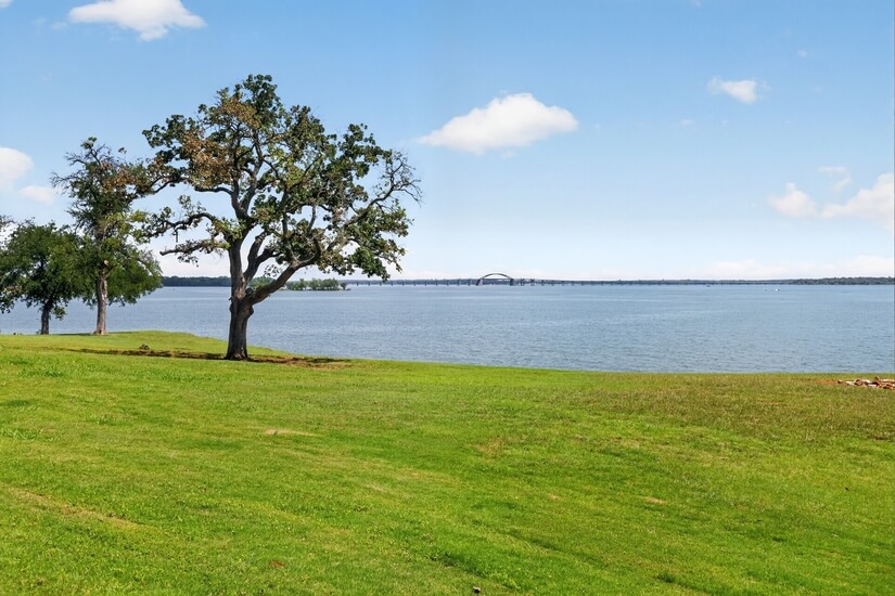Furnished Lakeside Condo