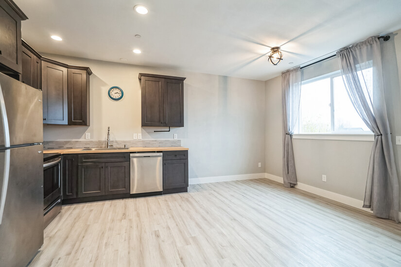 Longview Willow Grove Furnished Property