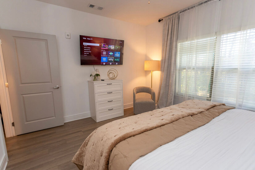 Furnished Apt with pool in Charlotte NC