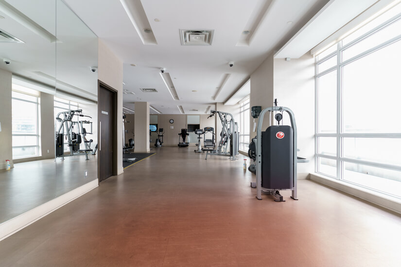 Upscale 1 Bd Condo in North York