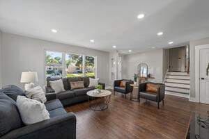 1119 Nichols LN 