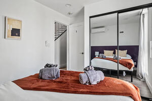 4 Private Suites Near USC Safe Parking