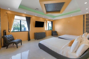 Luxury Oasis Private Home Pool Spa House