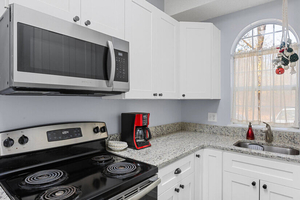 Bright Clean Modern 2BR UNCW Beach