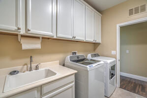 Washer / Dryer and sink