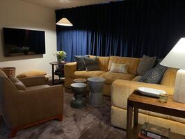 Entertainment Lounge