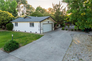 Large Home with Hot Tub and Large Yard