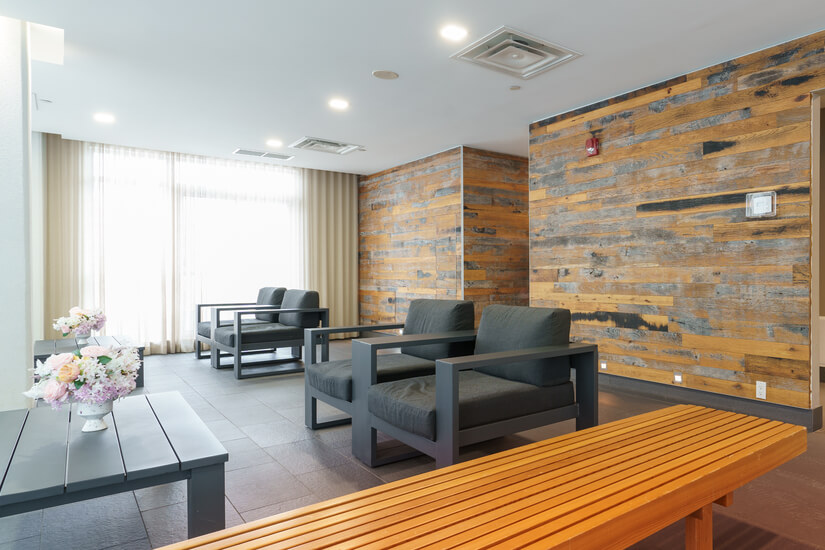 Upscale 1 Bd Condo in North York