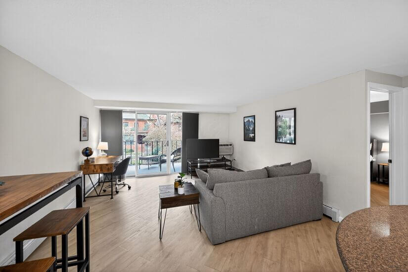 Dining, living, workspace