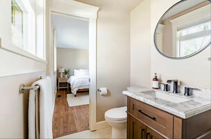 4BR West of Market Living  