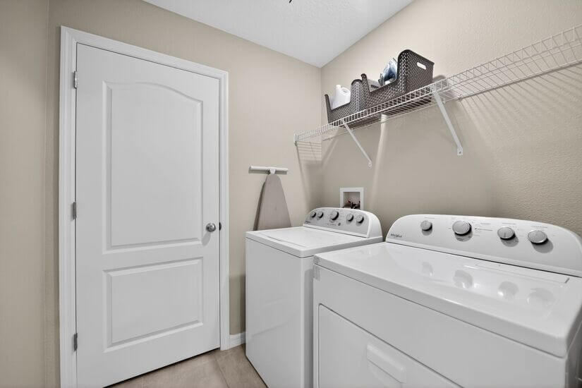 MARVELOUS 4BD 3 and Half Bath Townhouse