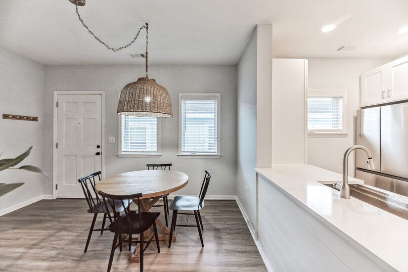  Beautiful Furnished Home In Charleston