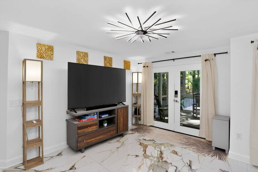 Entry into the Livingroom.