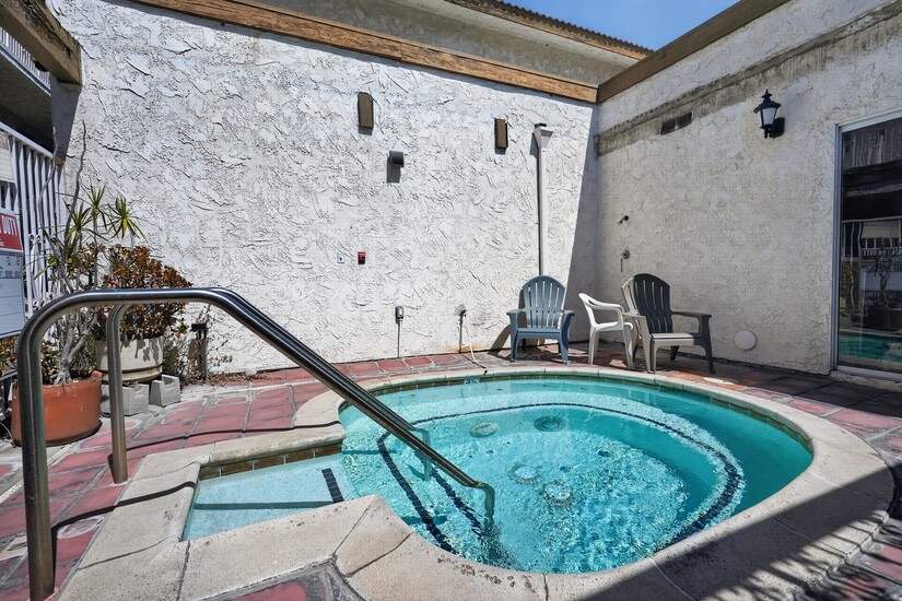 Furnished 2 Bedroom Corporate Rental