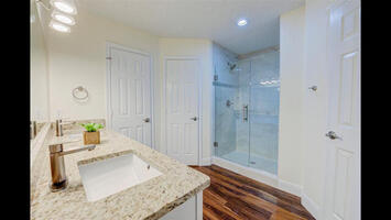 Upstairs Master Bathroom