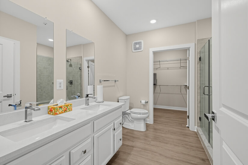 Furnished New Condo near AWS Herndon