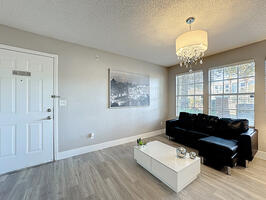 Contemporary Condo With Great Amenities