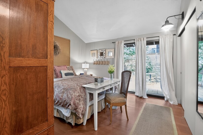 Charming Totem Estates Retreat Tech Wine