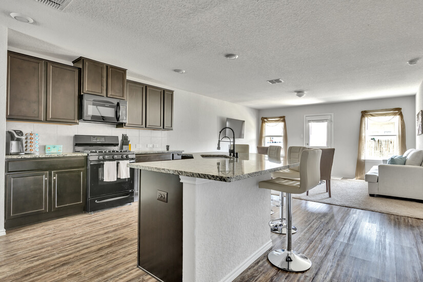 Pet Family Friendly Large Modern 5 Bed