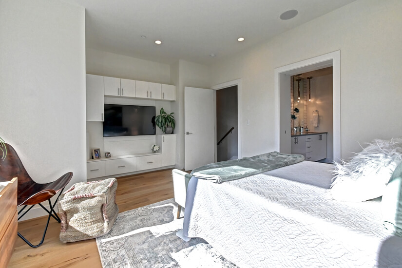 Pristine Urban Oasis Has It All