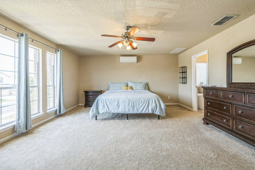 Culdesac Corner House