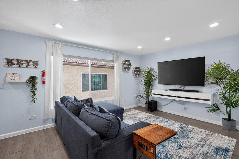 Furnished 2 Bedroom Corporate Rental