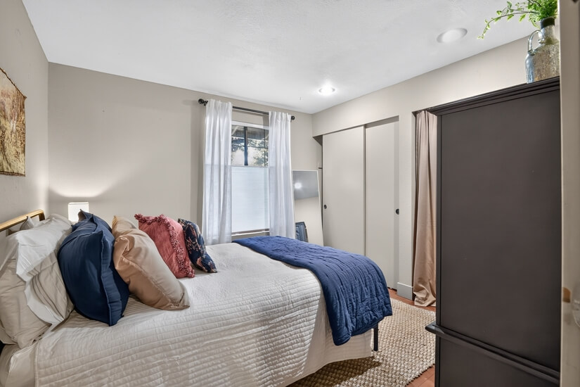 Charming Totem Estates Retreat Tech Wine