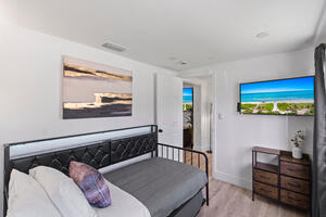 office bedroom 4 w tv