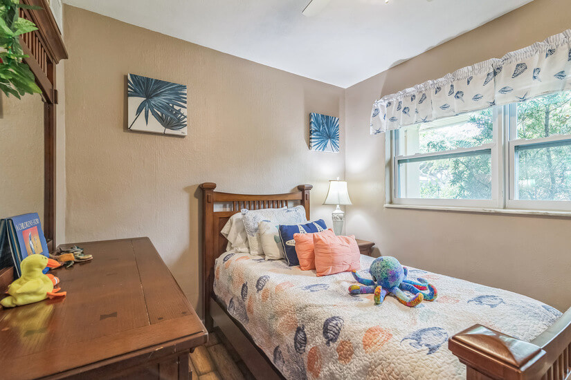 twin bed - bedroom 3