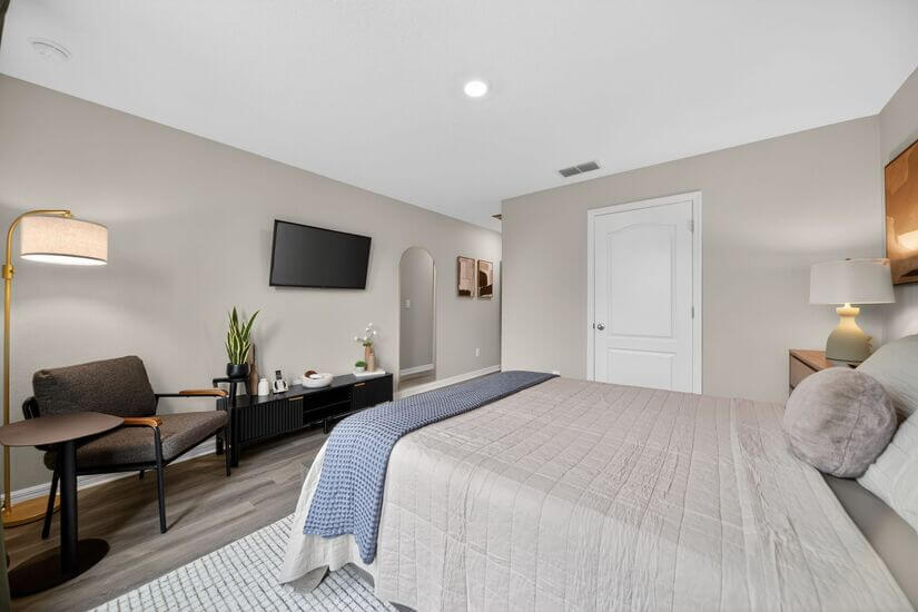 MARVELOUS 4BD 3 and Half Bath Townhouse