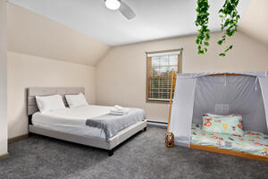 4th bedroom with fun bed for kids