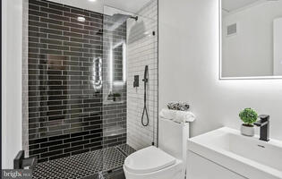 Furnished 3BR Condo, Rooftop Terrace