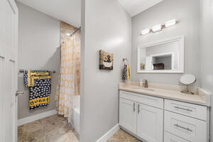 Second bedroom ensuite bathroom