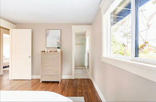 4BR West of Market Living  