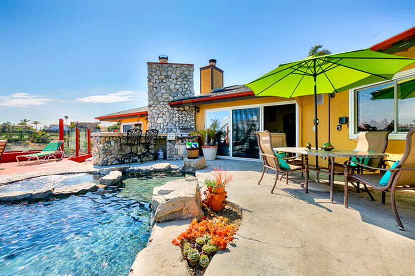Outdoor Dining & BBQ